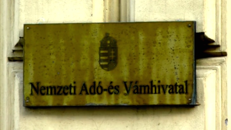 350 ezer gazdálkodónak küld értesítőt a NAV