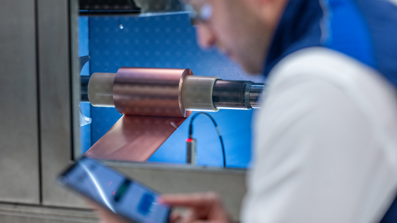 AI-jal faragja le a BMW az akkumulátorgyártás költségeit és hulladékmennyiségét 