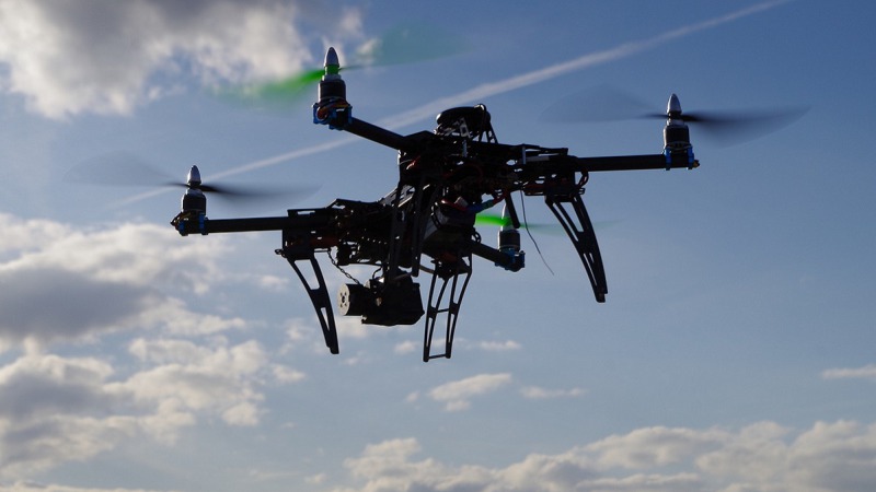 Figyelmeztet a NAK: illegális a drónos légi permetezés
