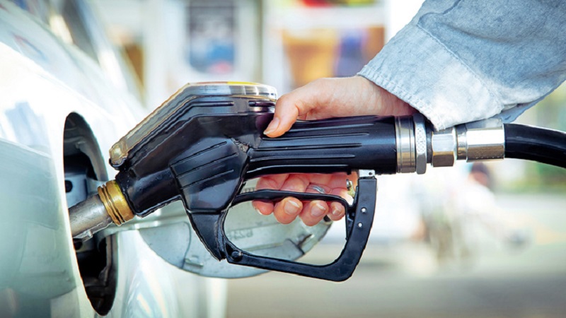 Szerda után pénteken is csökken a benzin ára