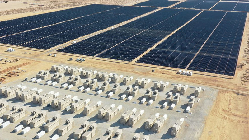 Új rekord: elkészült a legnagyobb naperőmű a világon